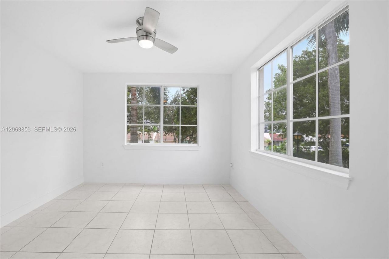 6831 SW 44th St, Unit 205, Miami, FL 33155 Photo