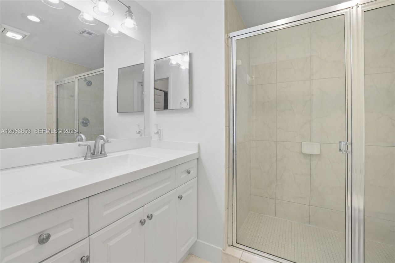 6831 SW 44th St, Unit 205, Miami, FL 33155 Photo