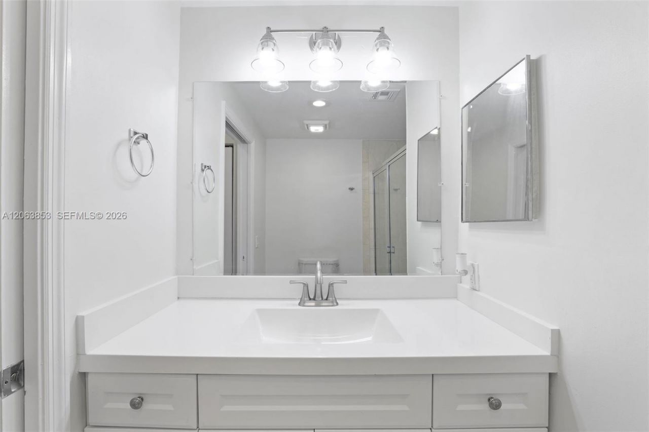 6831 SW 44th St, Unit 205, Miami, FL 33155 Photo