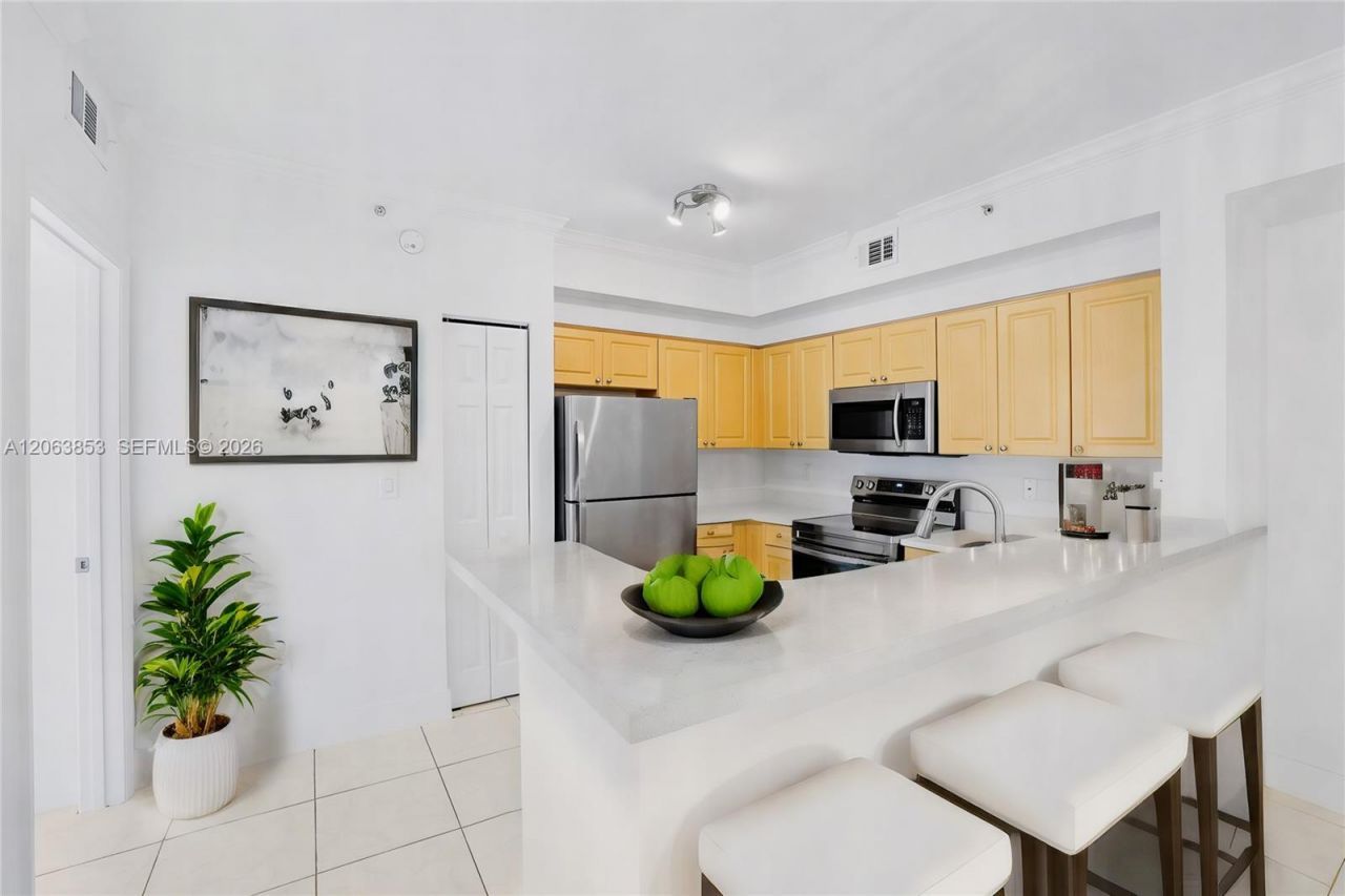 6831 SW 44th St, Unit 205, Miami, FL 33155 Photo