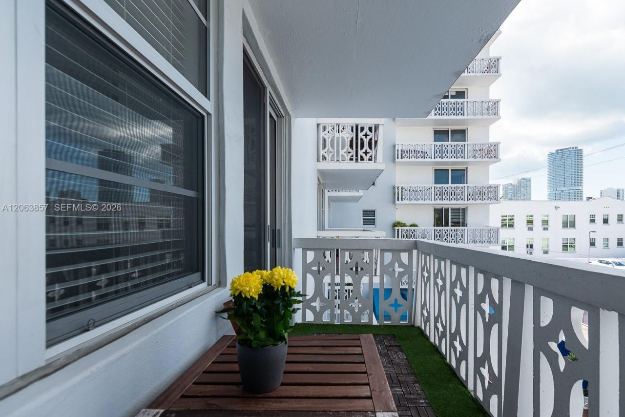 1020 Meridian Ave, Unit 314, Miami Beach, FL 33139 Photo