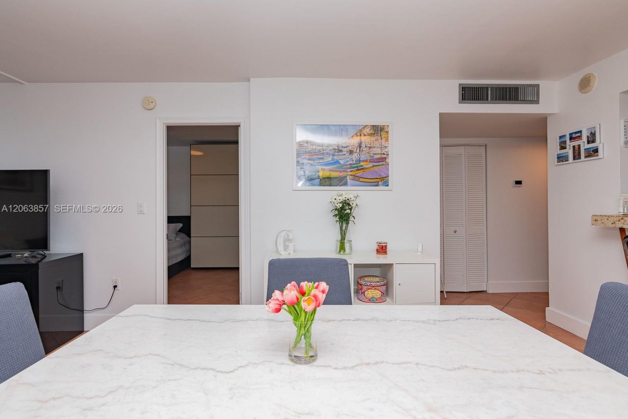 1020 Meridian Ave, Unit 314, Miami Beach, FL 33139 Photo