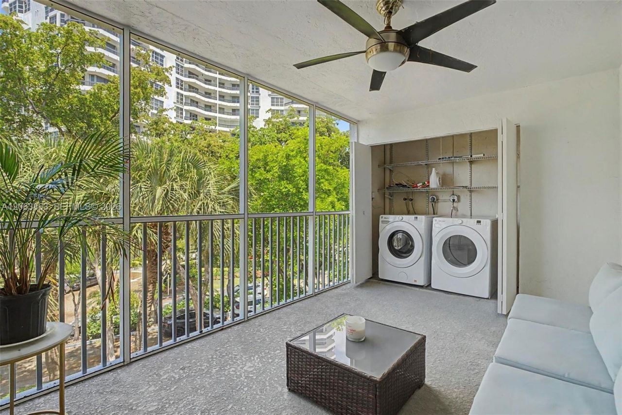3350 NE 192nd St, Unit 4Q-B, Aventura, FL 33180 Photo
