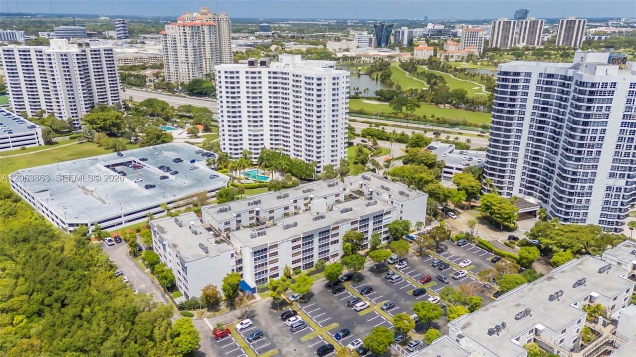 3350 NE 192nd St, Unit 4Q-B, Aventura, FL 33180 Photo