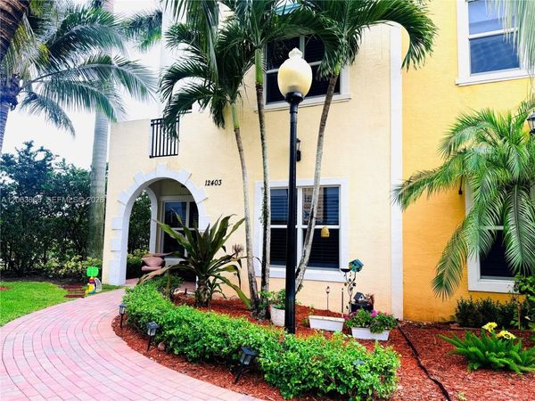12403 NW 18th Ct , Unit 12403, Pembroke Pines, FL 33028