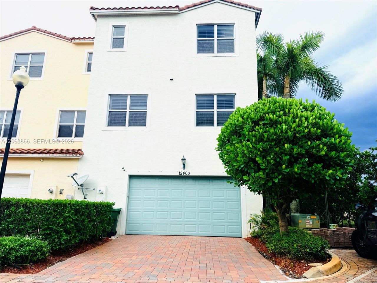 12403 NW 18th Ct, Unit 12403, Pembroke Pines, FL 33028 Photo