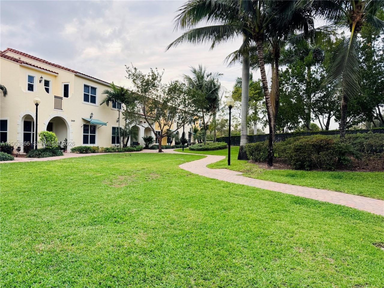 12403 NW 18th Ct, Unit 12403, Pembroke Pines, FL 33028 Photo