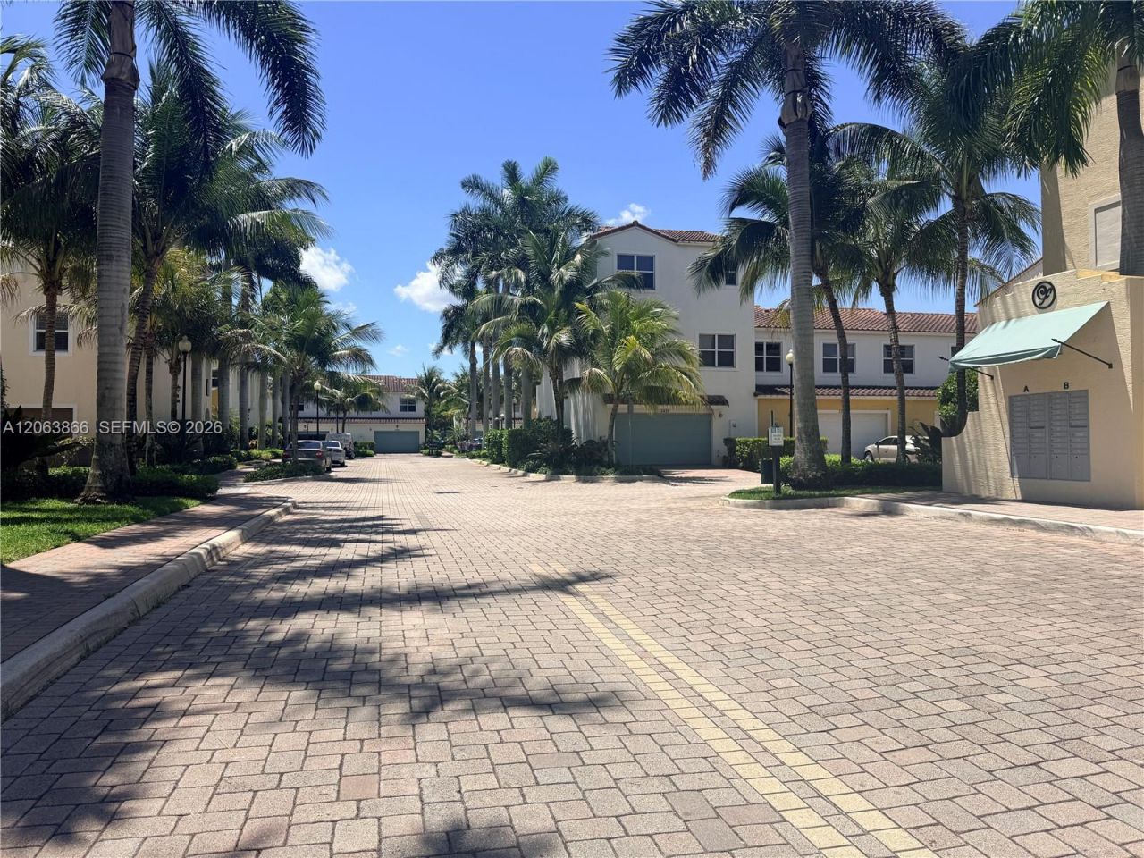 12403 NW 18th Ct, Unit 12403, Pembroke Pines, FL 33028 Photo