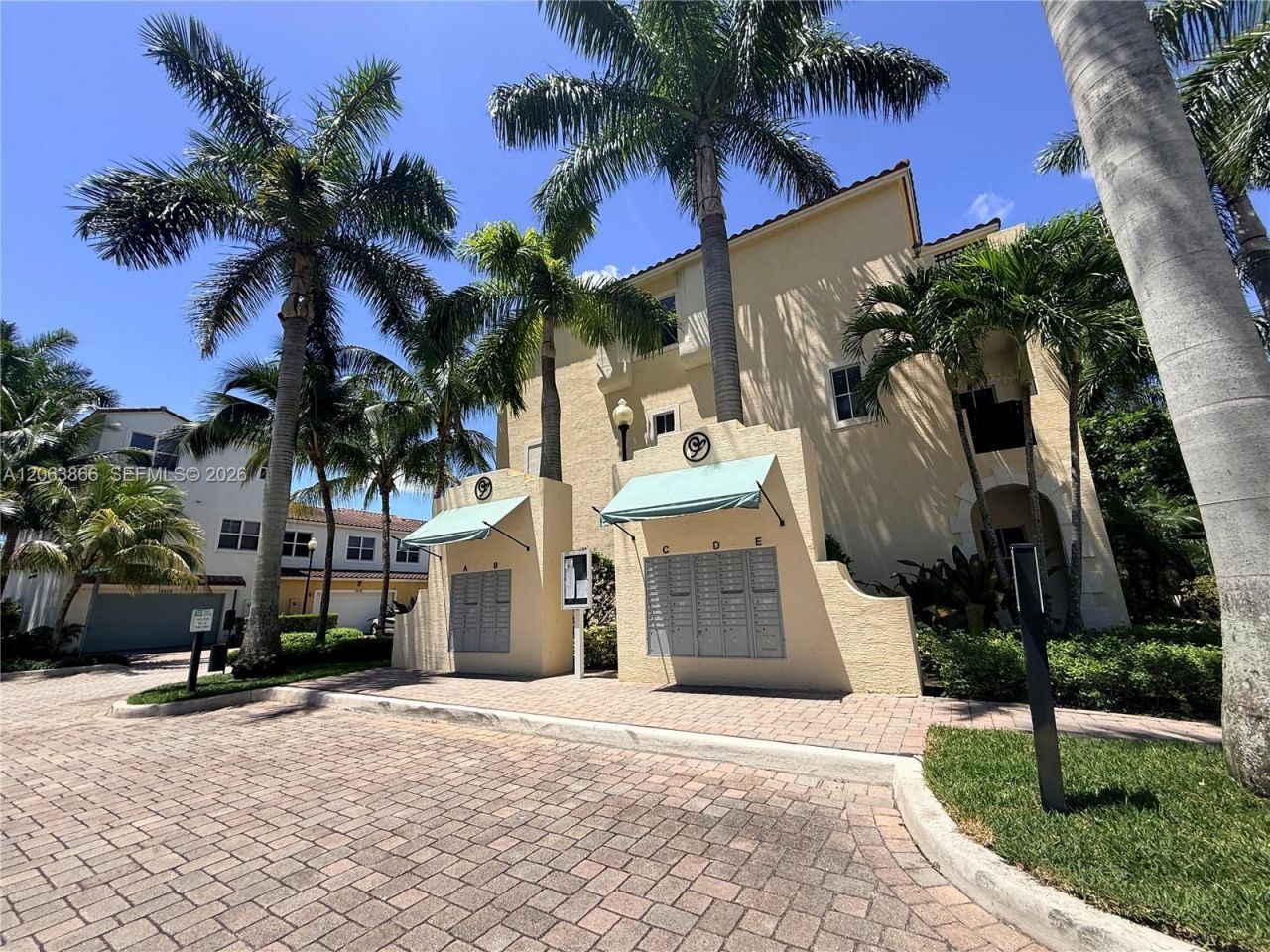 12403 NW 18th Ct, Unit 12403, Pembroke Pines, FL 33028 Photo