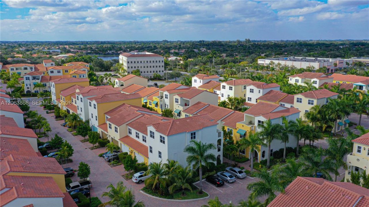 12403 NW 18th Ct, Unit 12403, Pembroke Pines, FL 33028 Photo