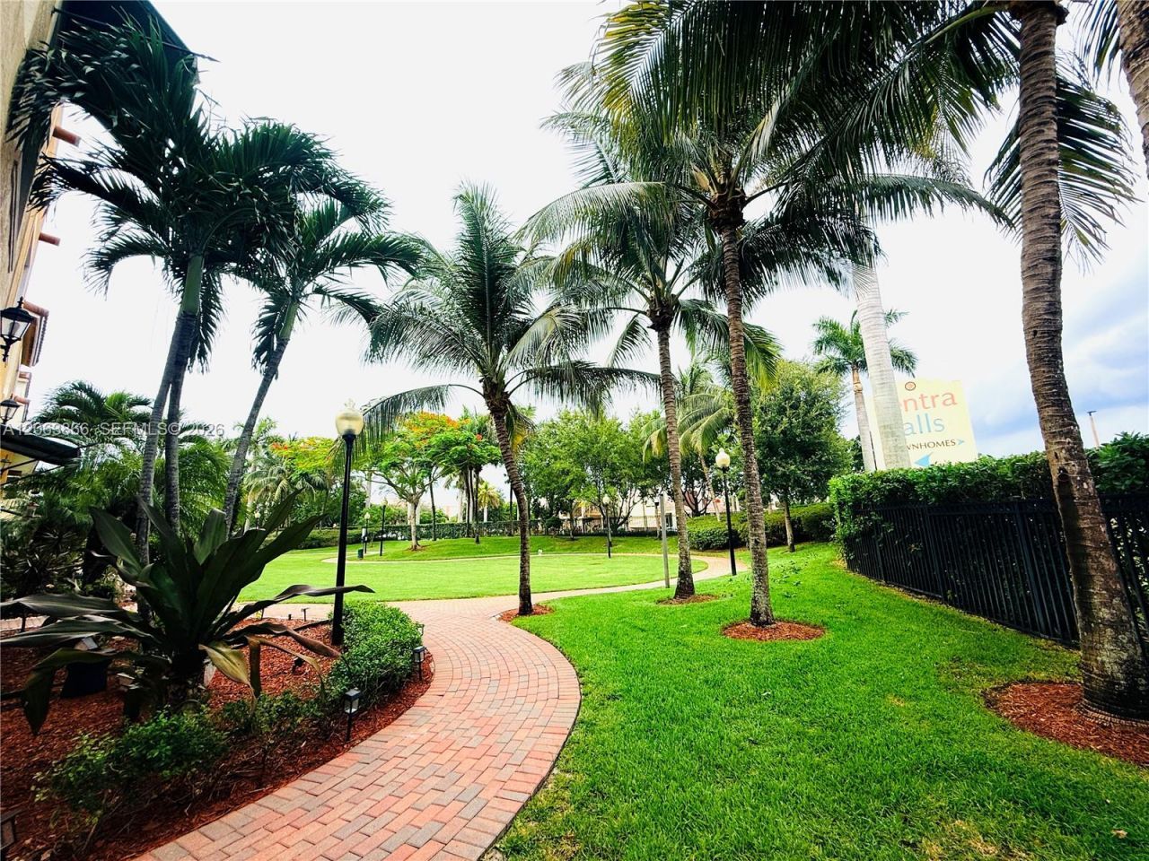 12403 NW 18th Ct, Unit 12403, Pembroke Pines, FL 33028 Photo