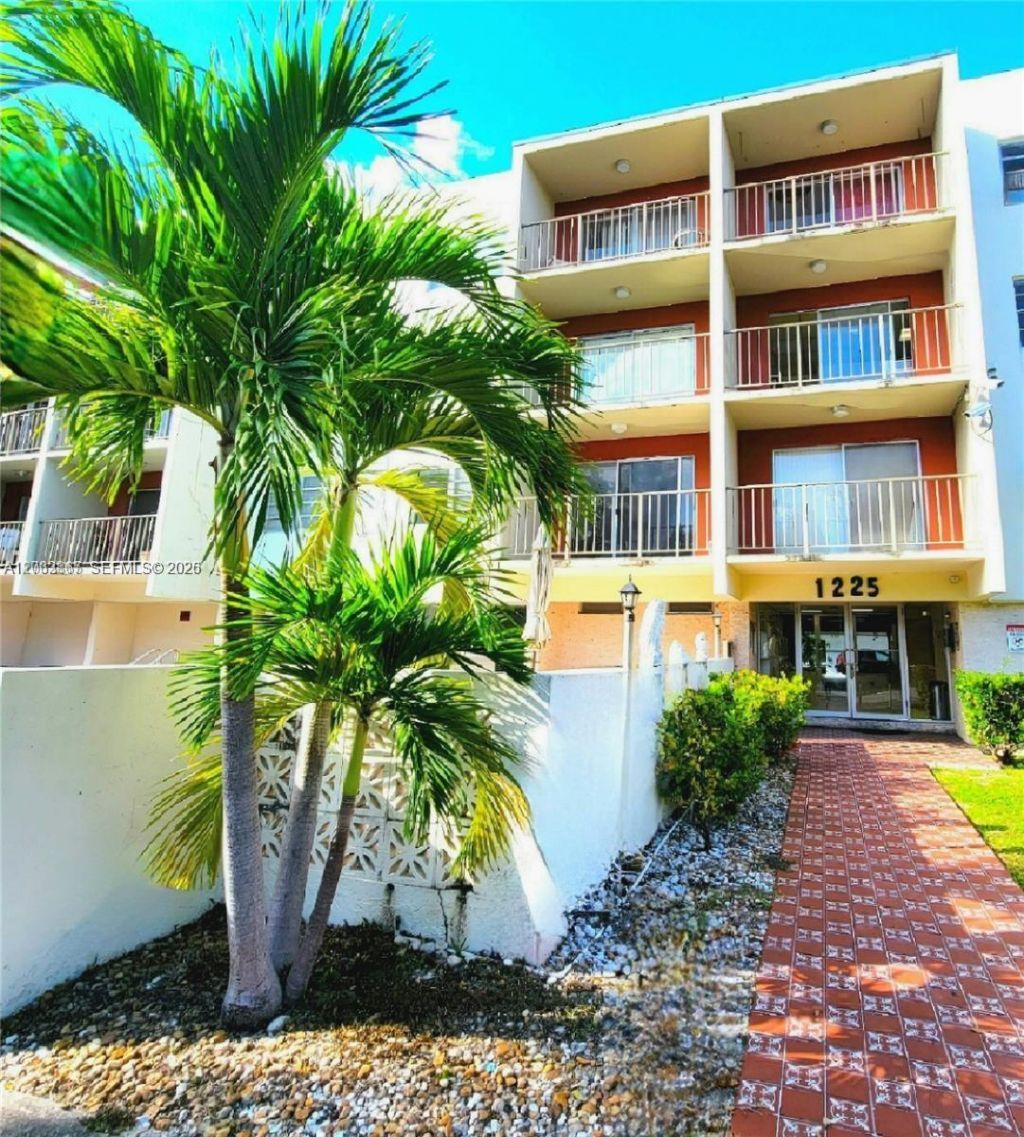 1225 NE 124th St, Unit 24B, North Miami, FL 33161 Photo