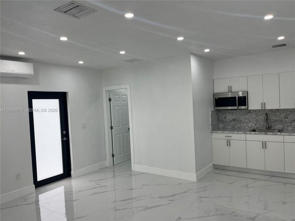 Unit 2R, Fort Lauderdale, FL 33315