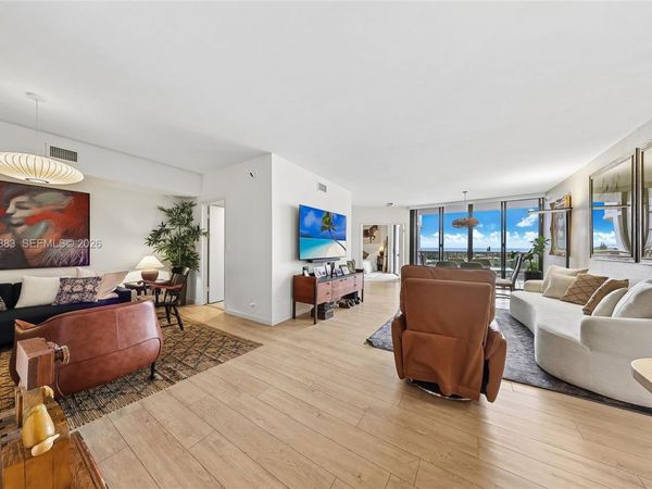 20281 E Country Club Dr , Unit 810, Aventura, FL 33180