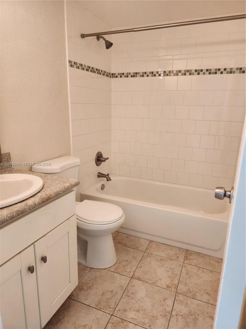 802 NW 87th Ave, Unit 312, Miami, FL 33172 Photo