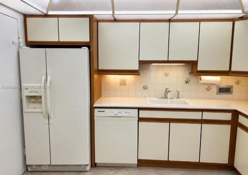 2030 S Ocean Dr, Unit 521, Hallandale Beach, FL 33009 Photo