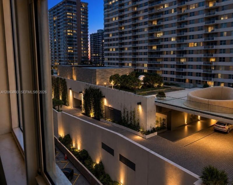 2030 S Ocean Dr, Unit 521, Hallandale Beach, FL 33009 Photo