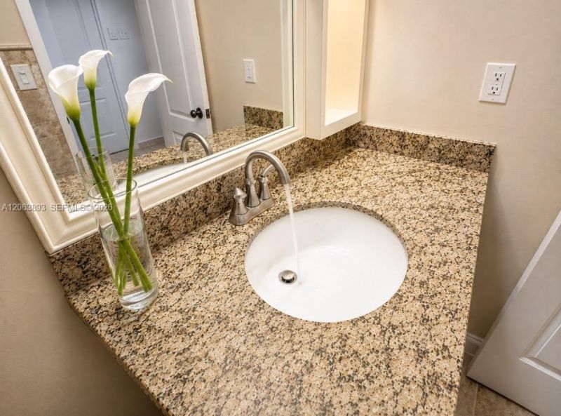 2030 S Ocean Dr, Unit 521, Hallandale Beach, FL 33009 Photo
