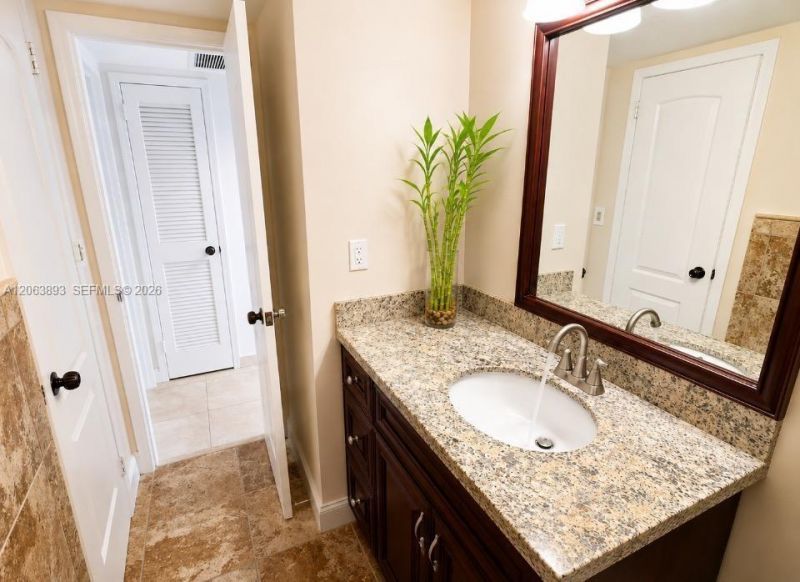 2030 S Ocean Dr, Unit 521, Hallandale Beach, FL 33009 Photo