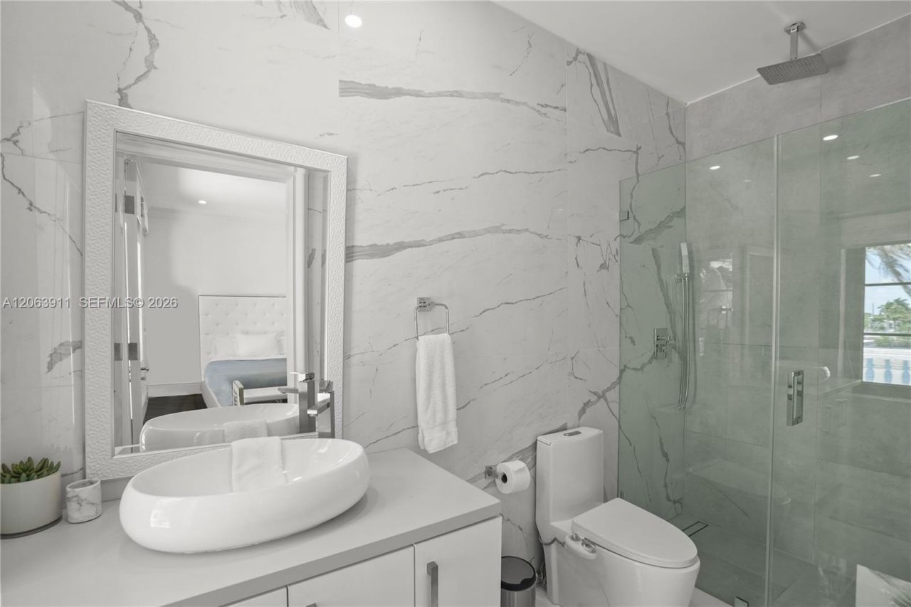 900 S Northlake Dr, Hollywood, FL 33019 Photo