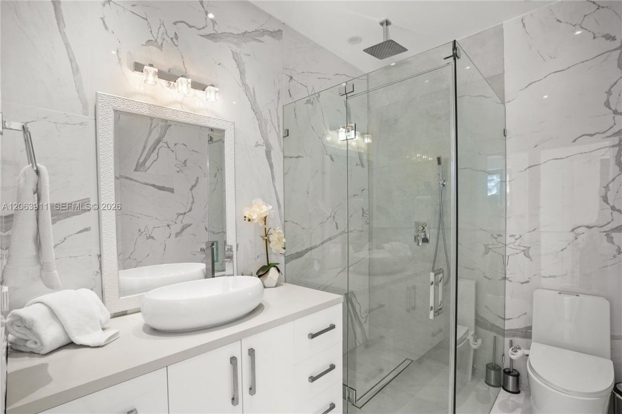 900 S Northlake Dr, Hollywood, FL 33019 Photo