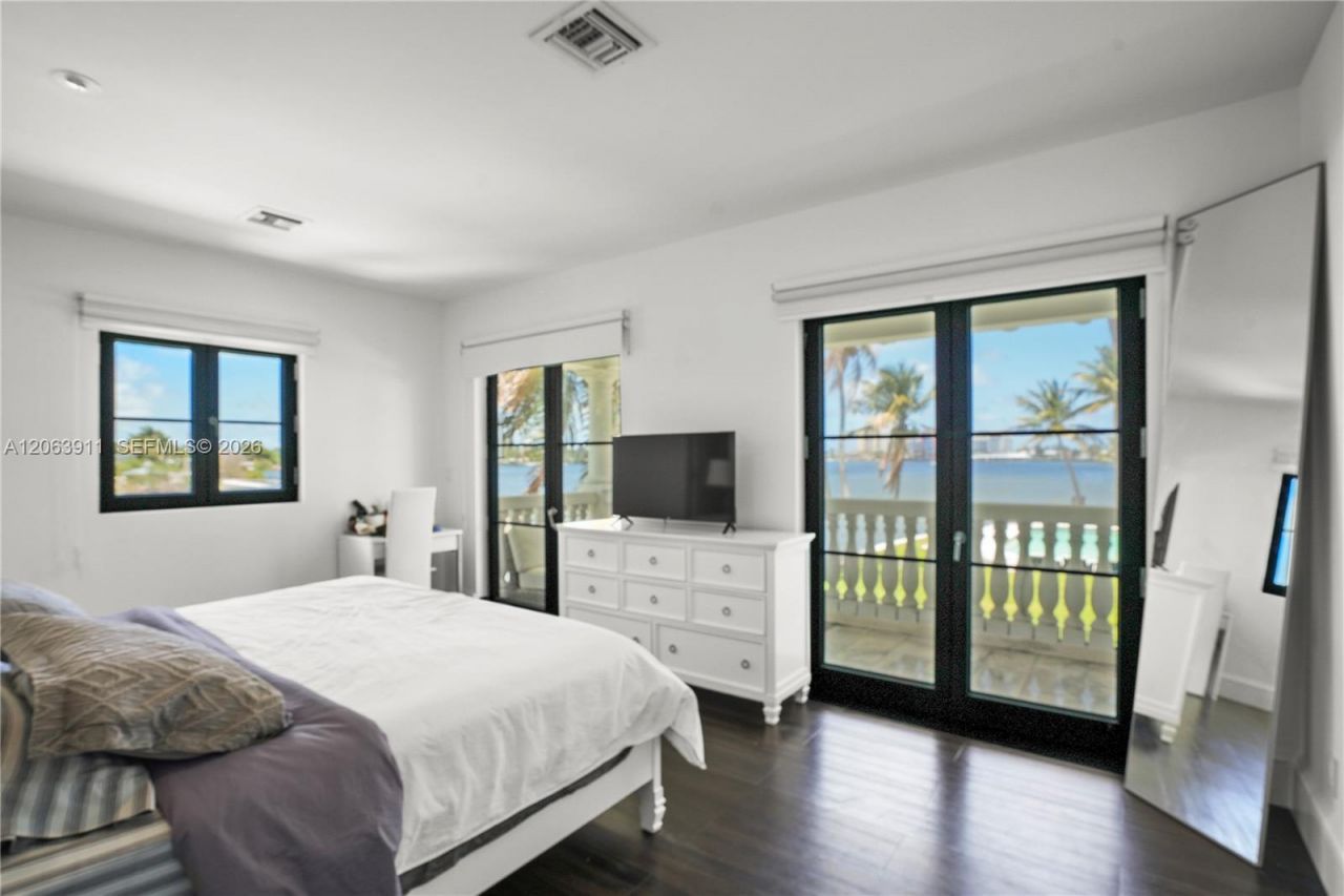 900 S Northlake Dr, Hollywood, FL 33019 Photo