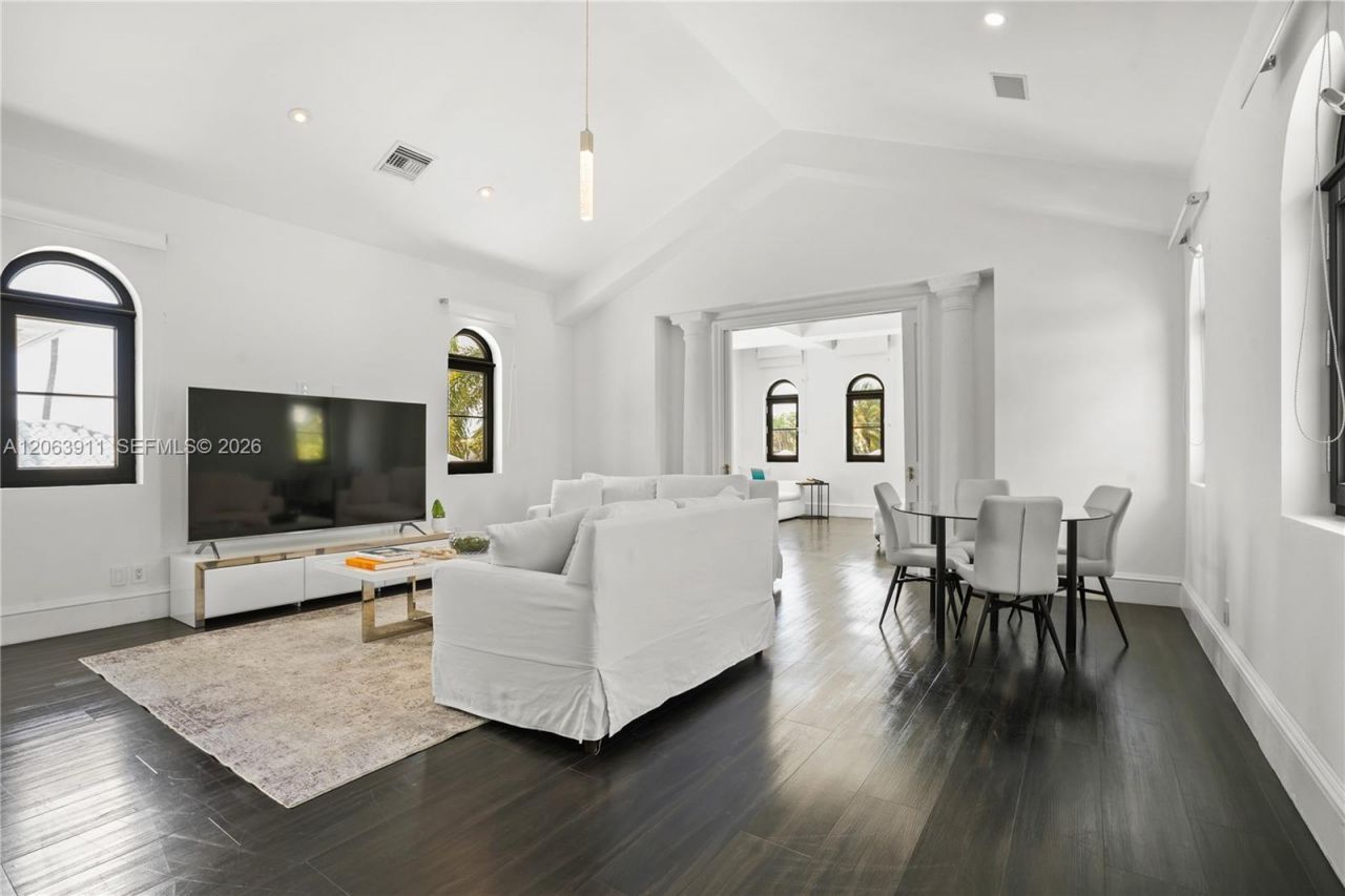 900 S Northlake Dr, Hollywood, FL 33019 Photo