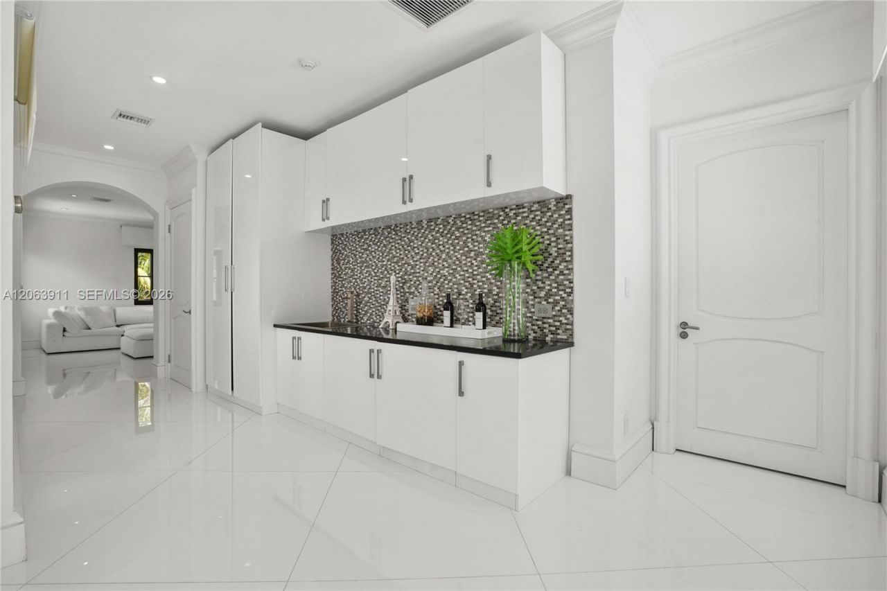 900 S Northlake Dr, Hollywood, FL 33019 Photo