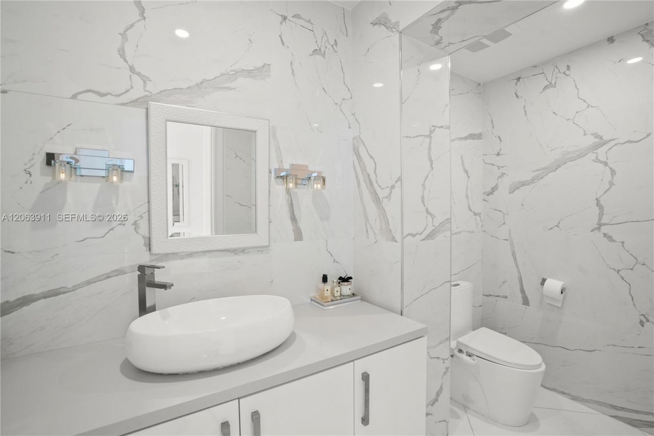 900 S Northlake Dr, Hollywood, FL 33019 Photo
