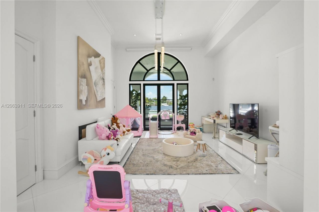 900 S Northlake Dr, Hollywood, FL 33019 Photo