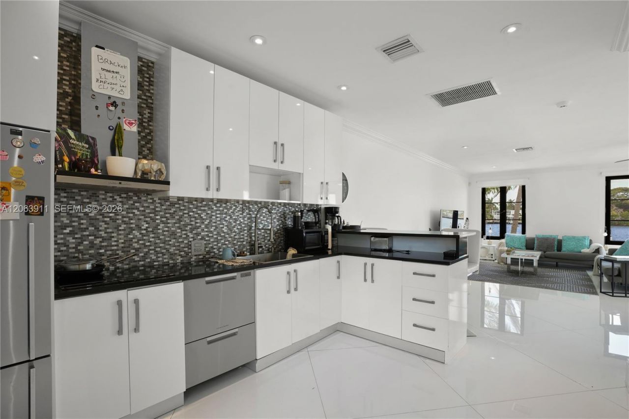 900 S Northlake Dr, Hollywood, FL 33019 Photo
