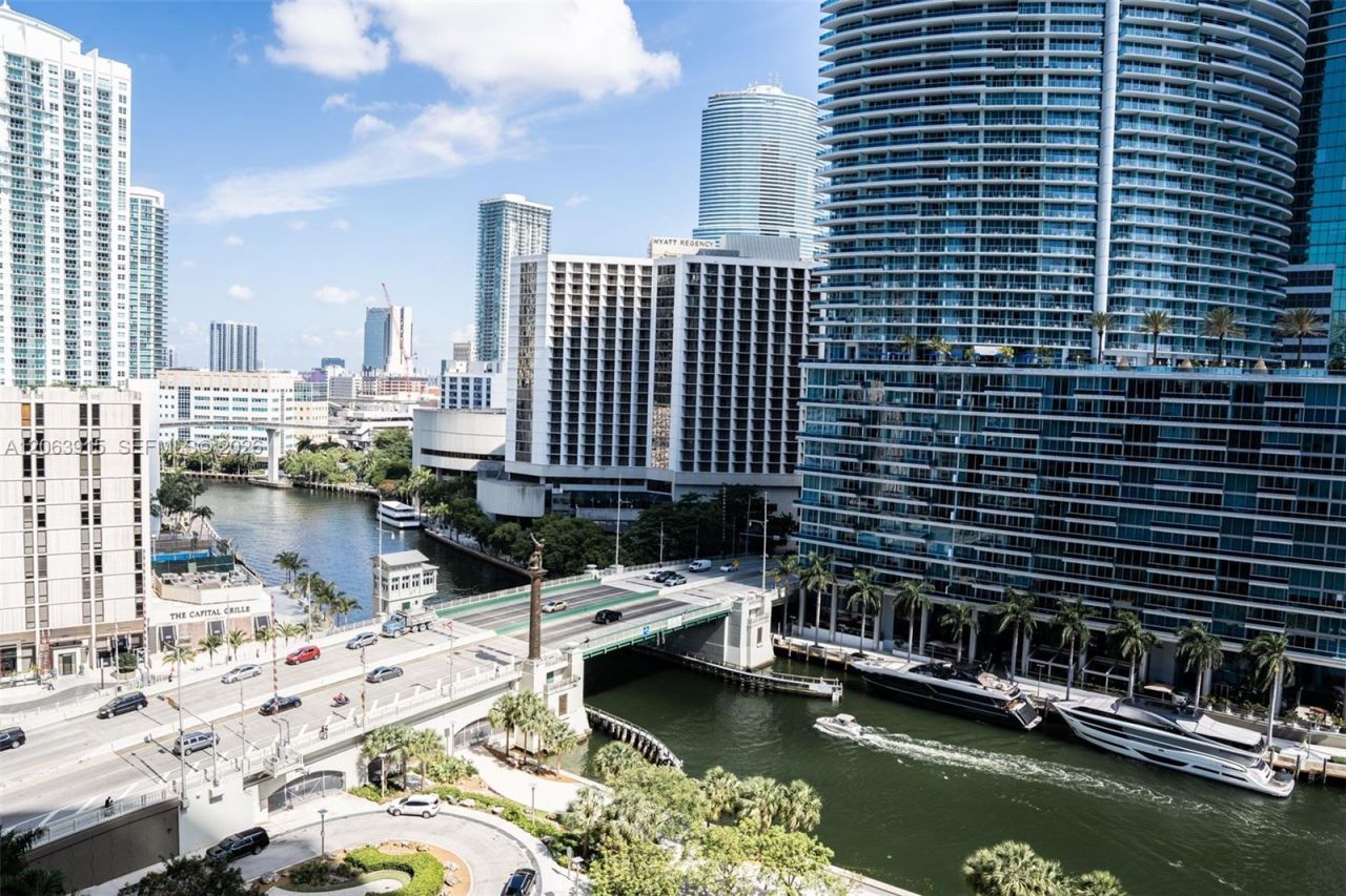475 Brickell Ave , Unit 4511, Miami, FL 33131 Photo
