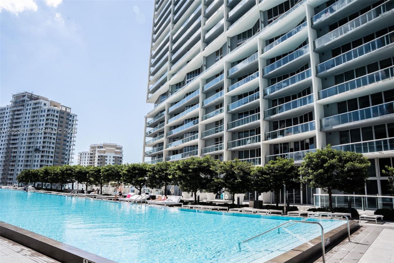 475 Brickell Ave , Unit 4511, Miami, FL 33131 Photo