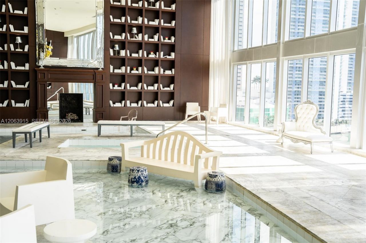 475 Brickell Ave , Unit 4511, Miami, FL 33131 Photo