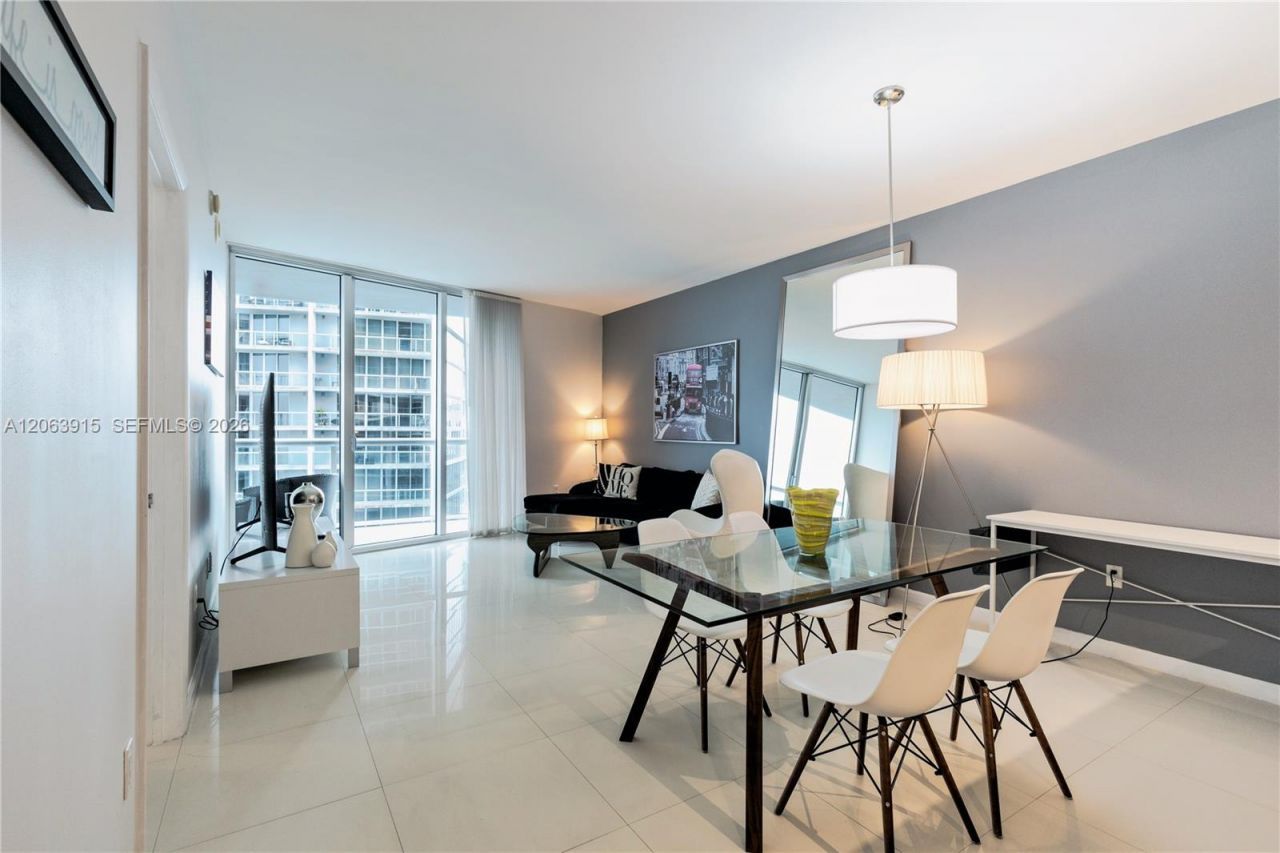 475 Brickell Ave , Unit 4511, Miami, FL 33131 Photo