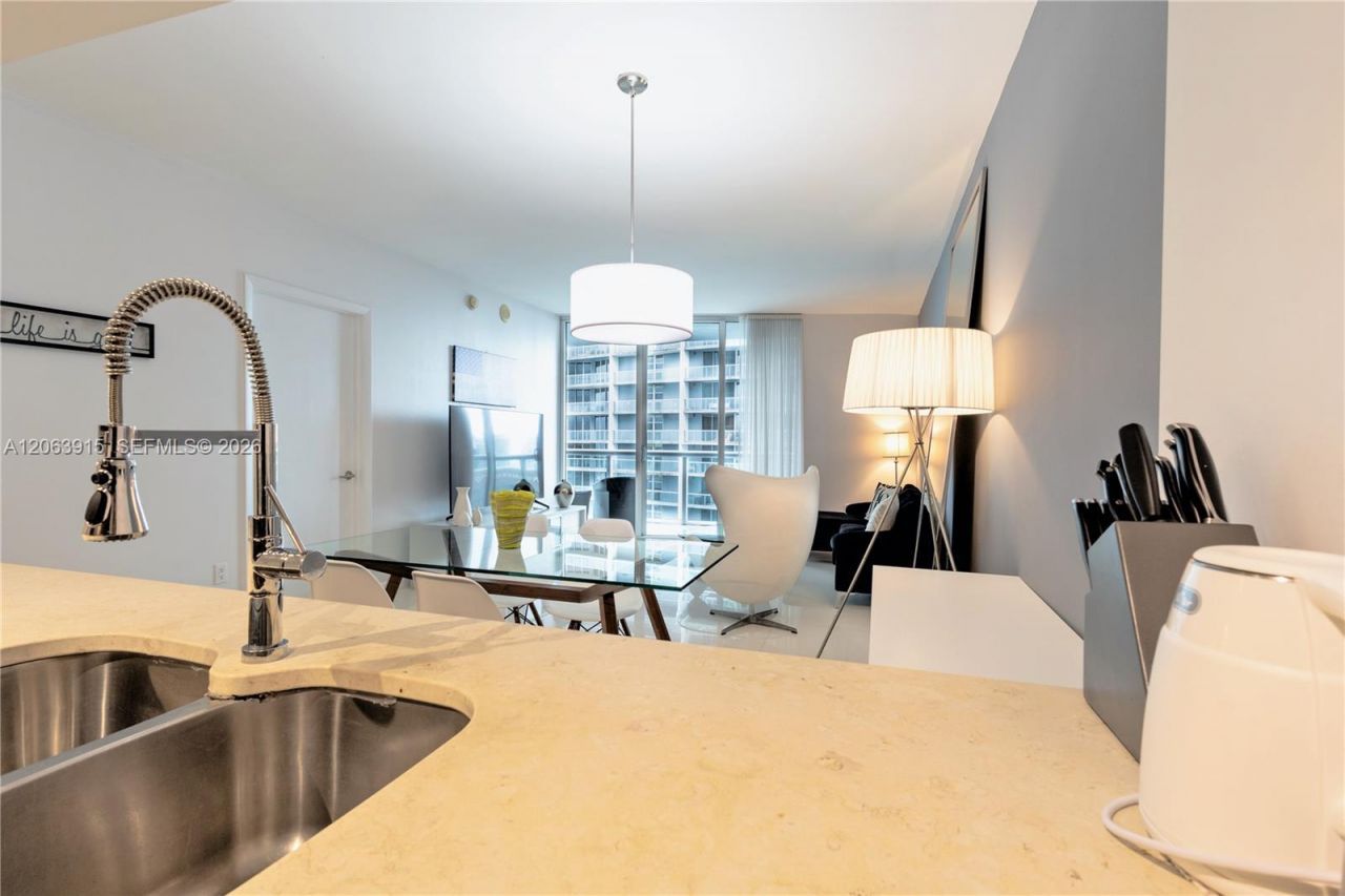 475 Brickell Ave , Unit 4511, Miami, FL 33131 Photo