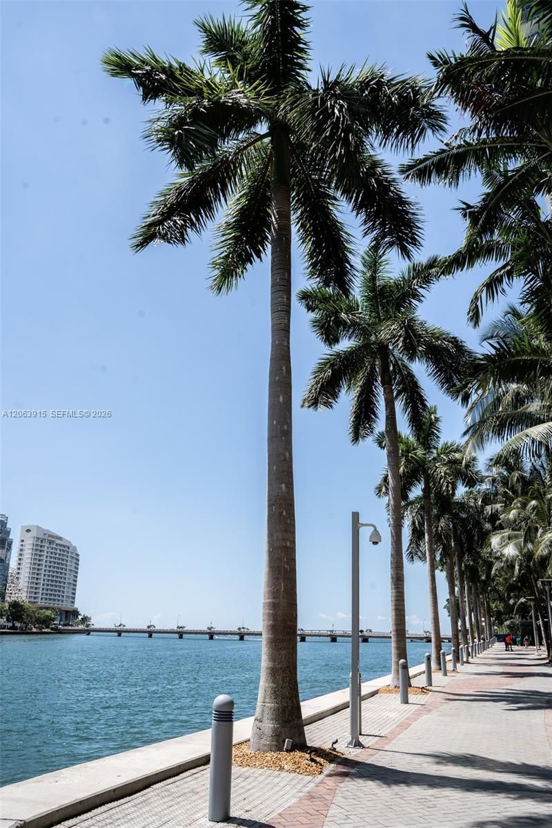 475 Brickell Ave , Unit 4511, Miami, FL 33131 Photo
