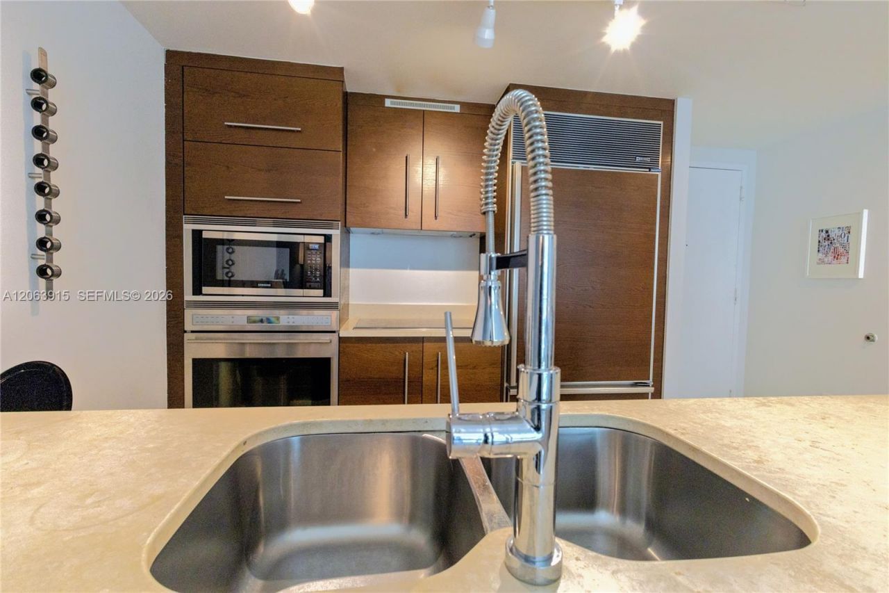 475 Brickell Ave , Unit 4511, Miami, FL 33131 Photo