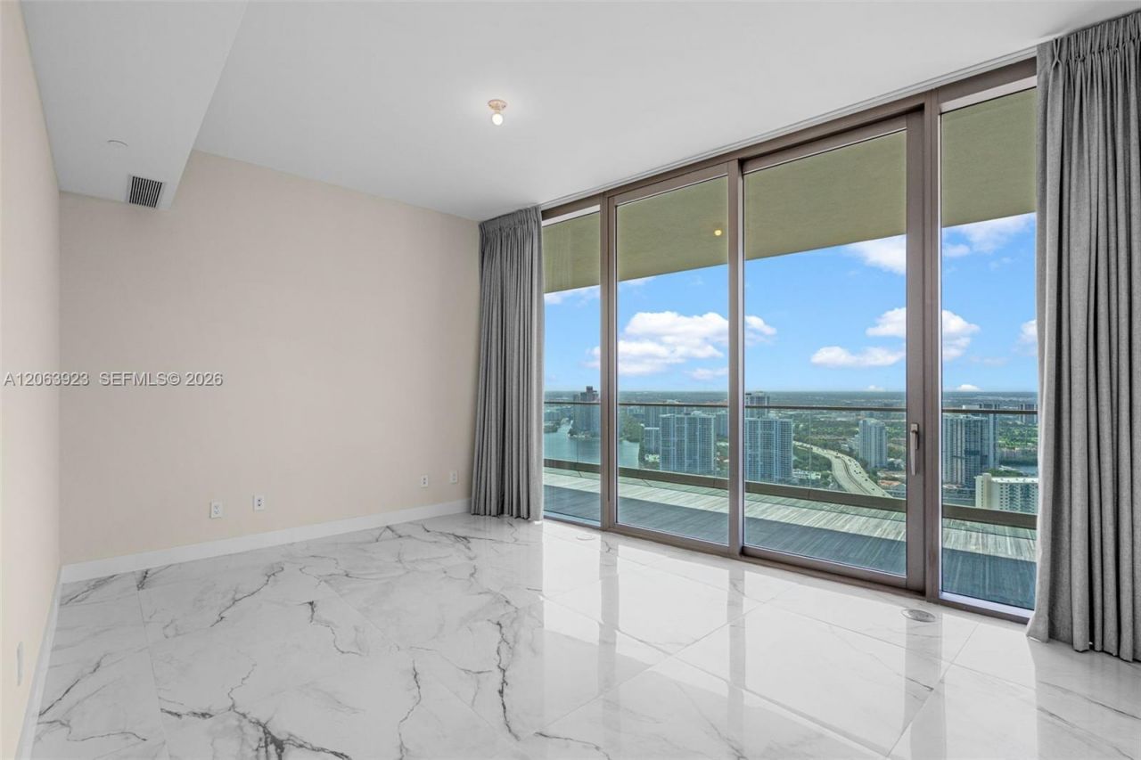 18975 Collins Ave , Unit 3605, Sunny Isles Beach, FL 33160 Photo