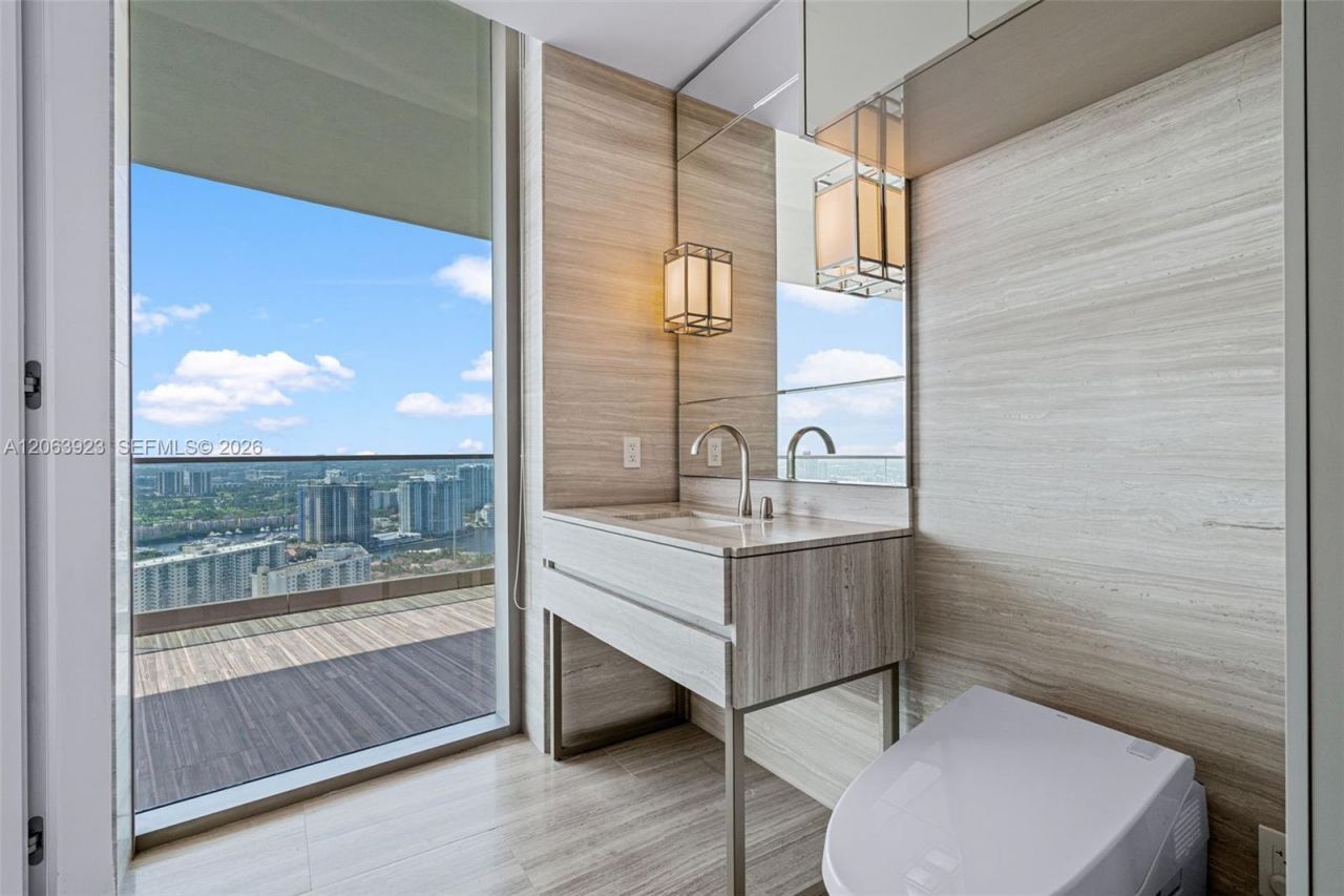 18975 Collins Ave , Unit 3605, Sunny Isles Beach, FL 33160 Photo