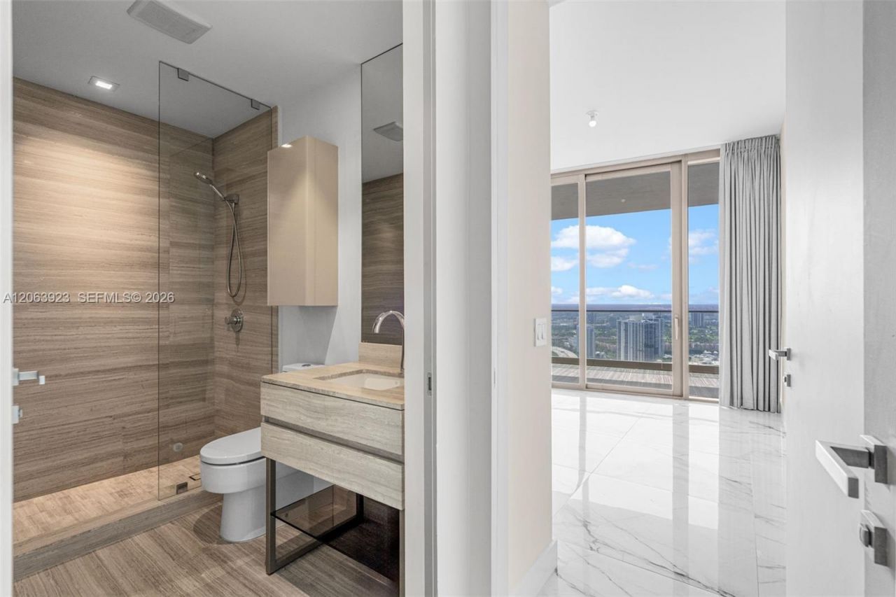 18975 Collins Ave , Unit 3605, Sunny Isles Beach, FL 33160 Photo