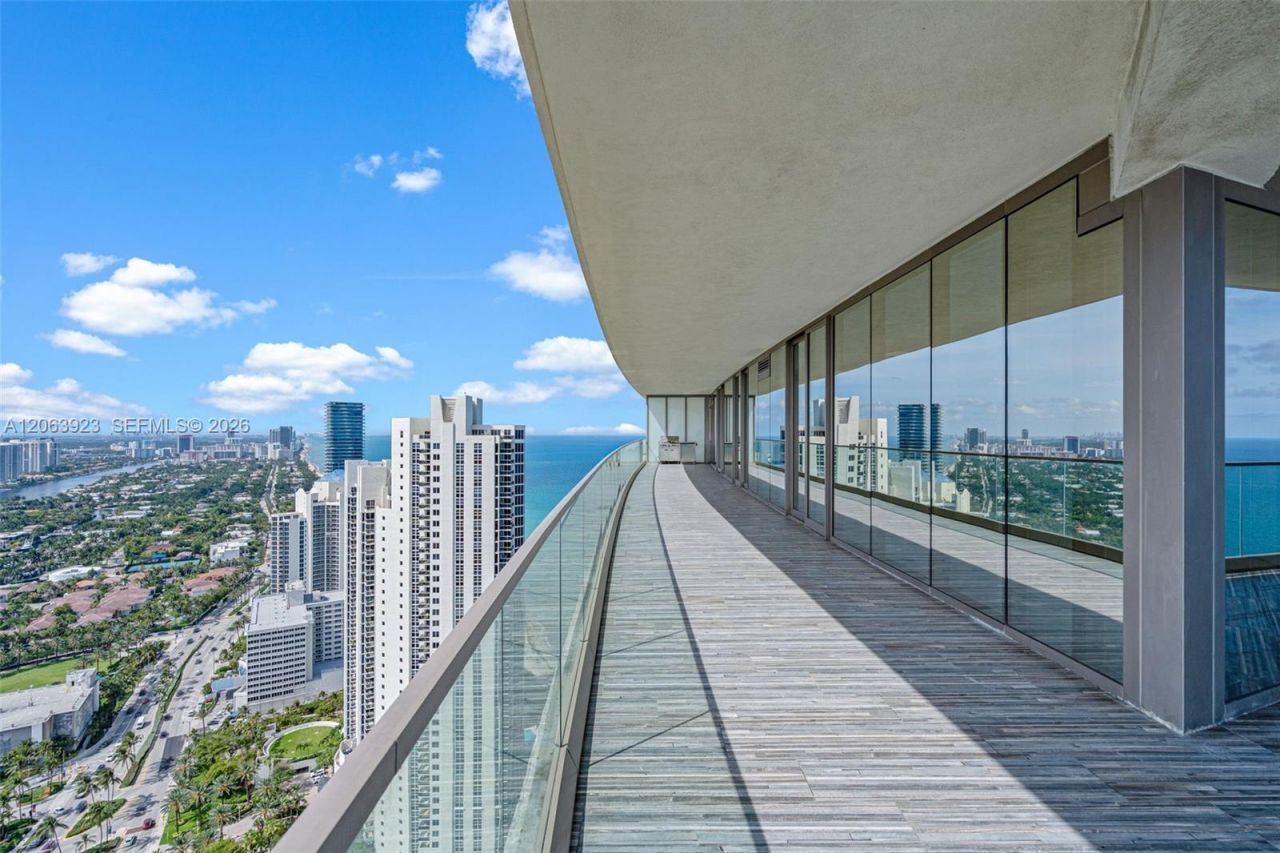 18975 Collins Ave , Unit 3605, Sunny Isles Beach, FL 33160 Photo