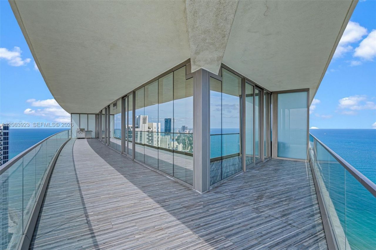 18975 Collins Ave , Unit 3605, Sunny Isles Beach, FL 33160 Photo