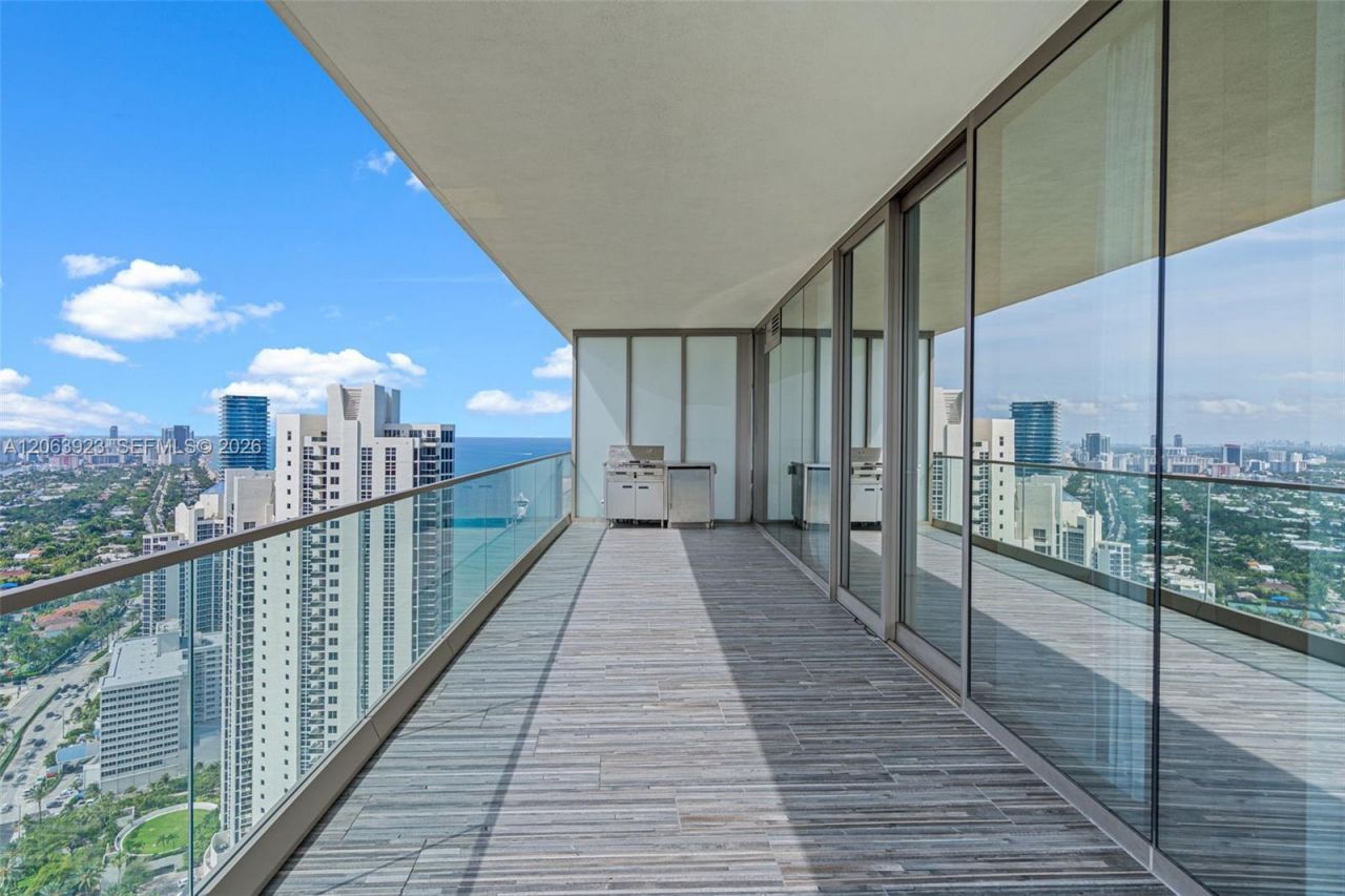 18975 Collins Ave , Unit 3605, Sunny Isles Beach, FL 33160 Photo