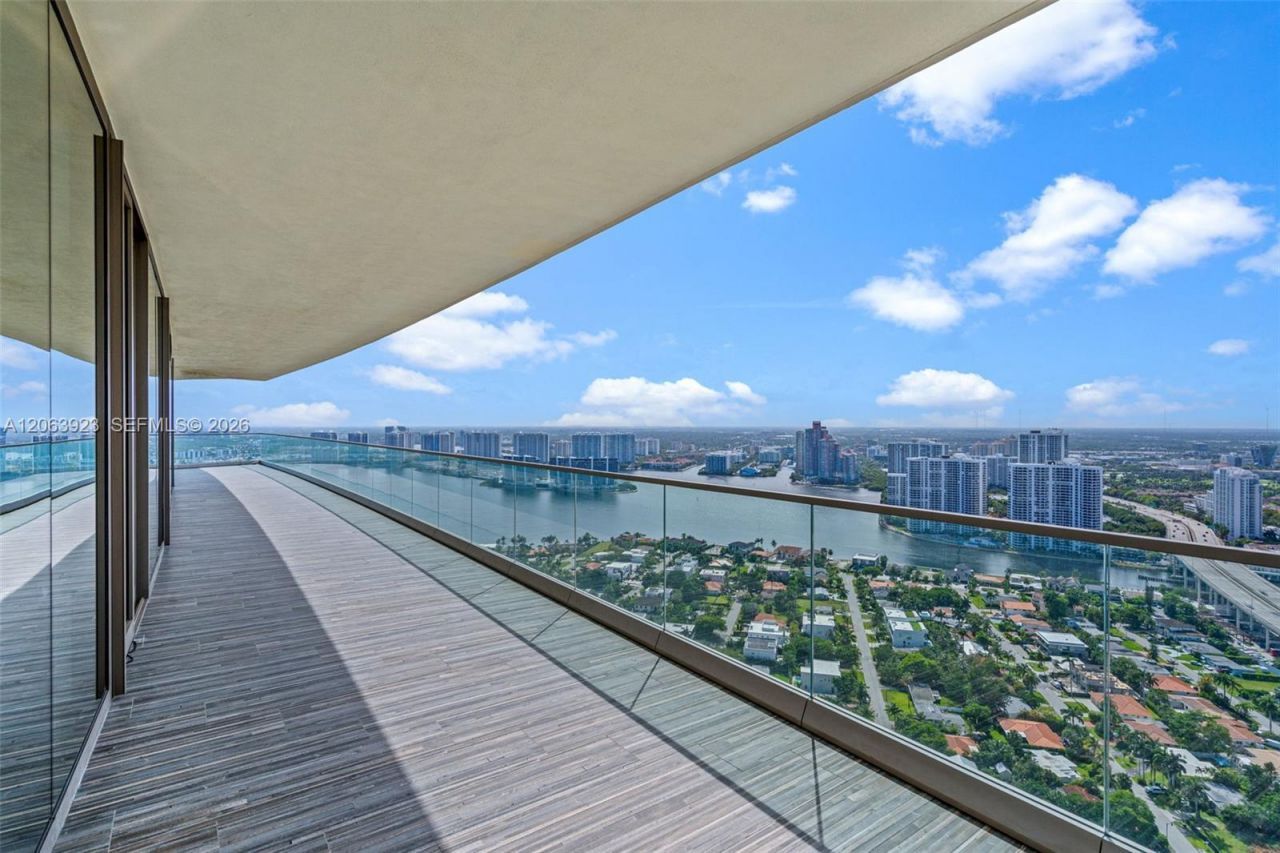 18975 Collins Ave , Unit 3605, Sunny Isles Beach, FL 33160 Photo