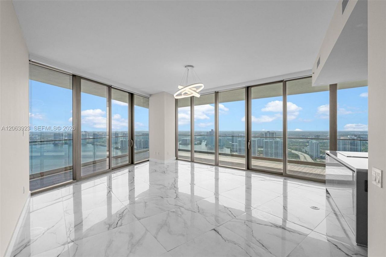 18975 Collins Ave , Unit 3605, Sunny Isles Beach, FL 33160 Photo