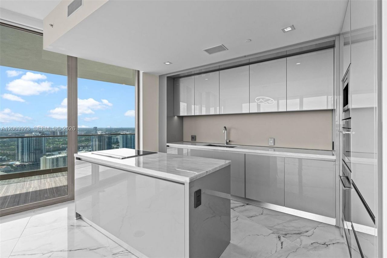 18975 Collins Ave , Unit 3605, Sunny Isles Beach, FL 33160 Photo