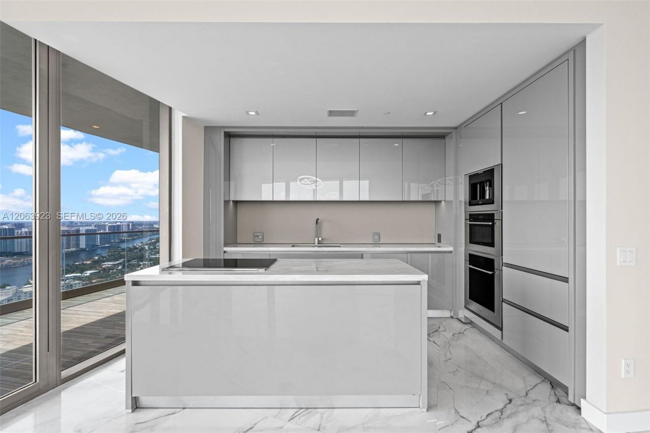 18975 Collins Ave , Unit 3605, Sunny Isles Beach, FL 33160 Photo
