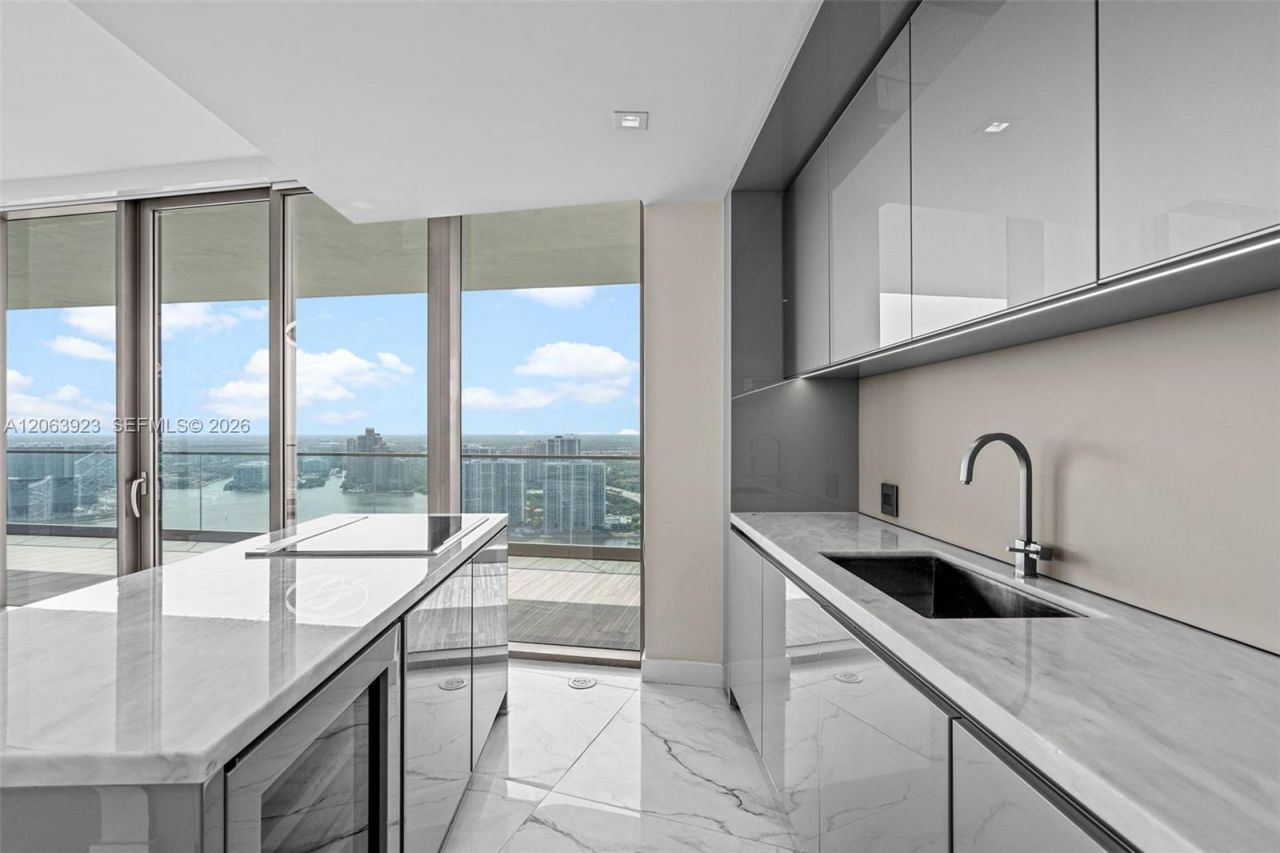 18975 Collins Ave , Unit 3605, Sunny Isles Beach, FL 33160 Photo