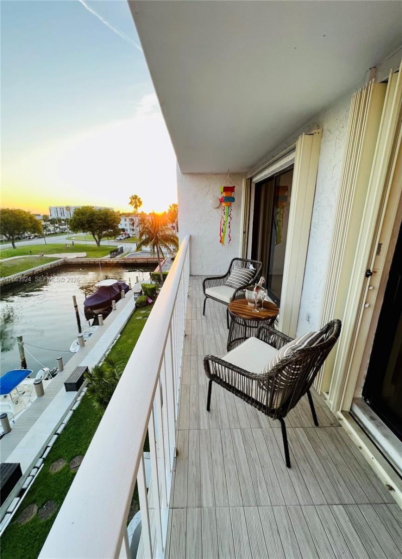 1650 NE 115th St , Unit 408, Miami, FL 33181 Photo